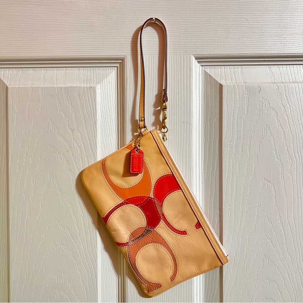 Coach beige Large Leather Wristlet EUC
